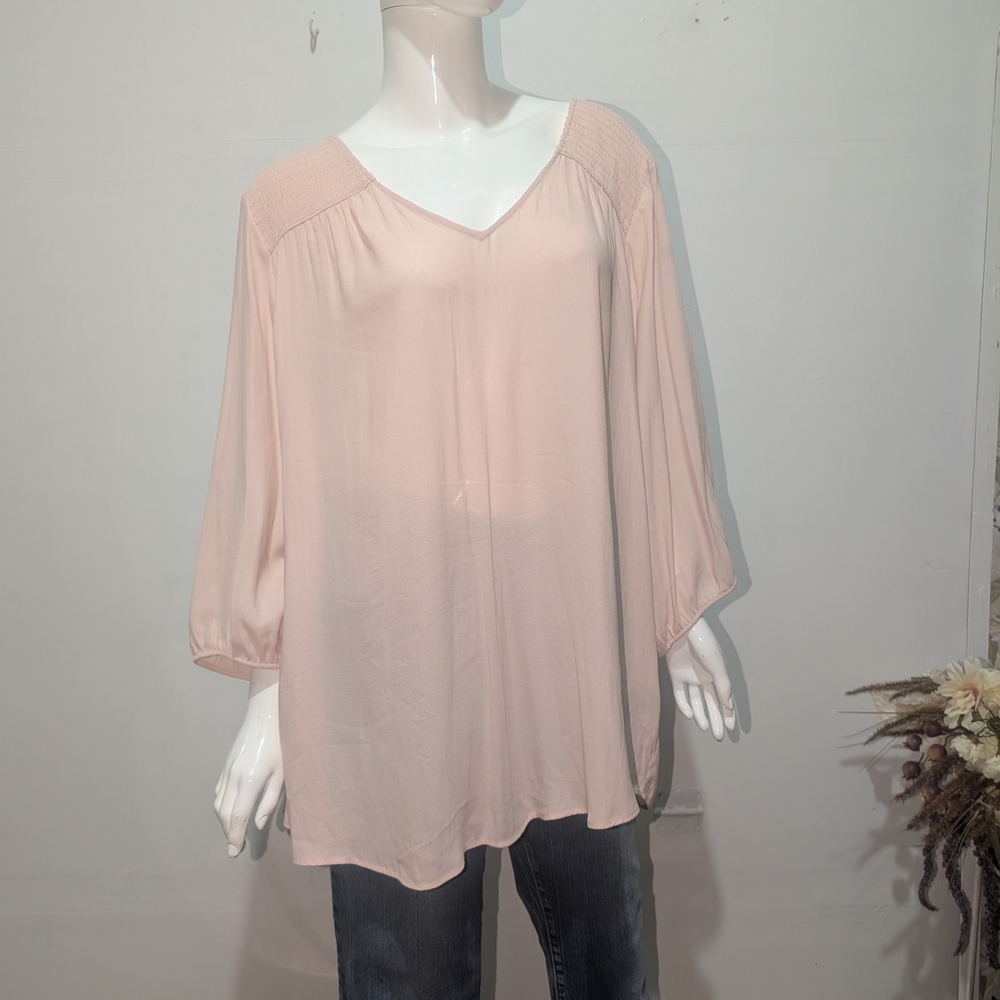 Torrid Light Pink V-Neck Long Sleeve Blouse Sz 3X